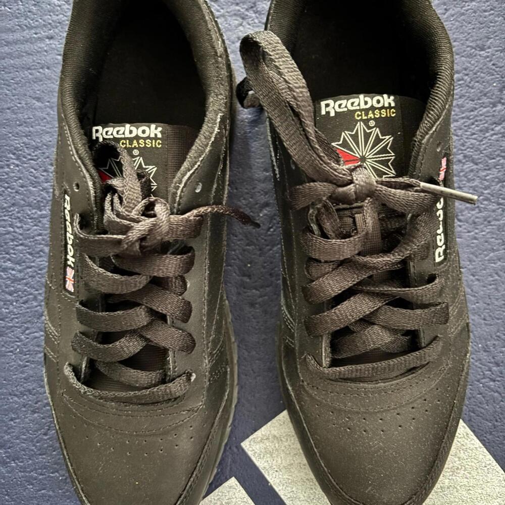 Reebok Classic Women’s Black Sneakers Size 8